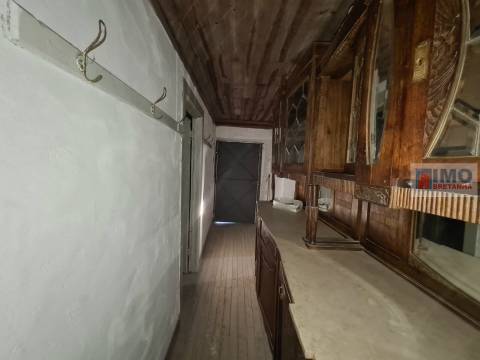 Moradia V2 c/ Quintal - Palvarinho