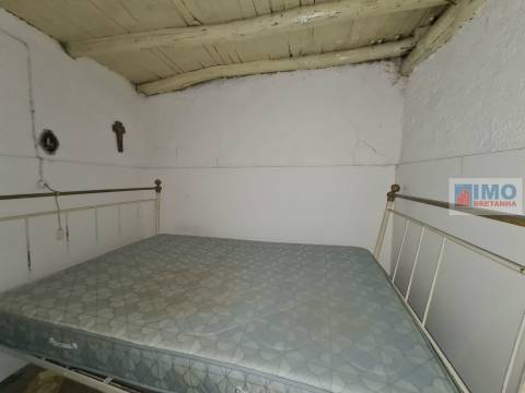 Moradia V2 c/ Quintal - Palvarinho