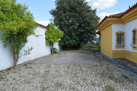 Moradia V5 c/ Piscina e Terreno - entre a Covilhã e Fundão