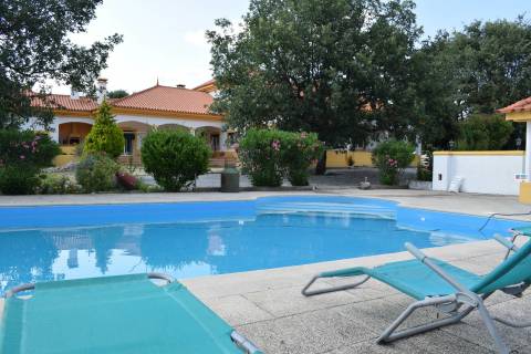 Moradia V5 c/ Piscina e Terreno - entre a Covilhã e Fundão