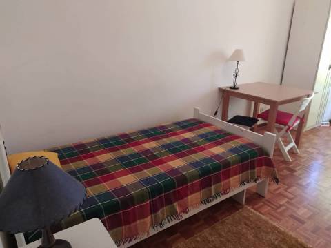 2 Quartos -  p/ Rapaz - Rua da Saudade - Covilhã
