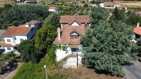 Moradia V6 p/ Renovar - Covelo