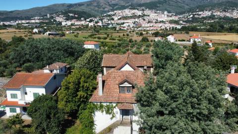 Moradia V6 p/ Renovar - Covelo