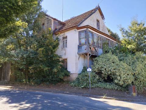 Moradia V6 p/ Renovar - Covelo