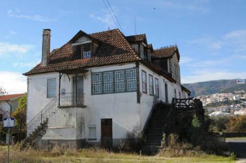 Moradia V6 p/ Renovar - Covelo