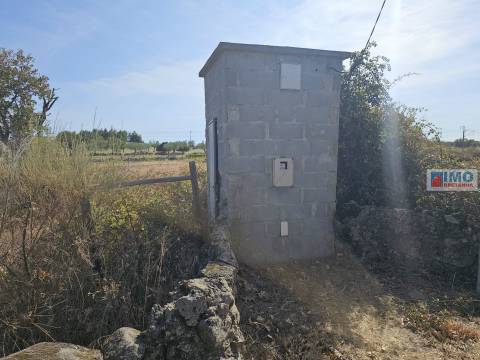 Quinta com moradia V2 legalizada