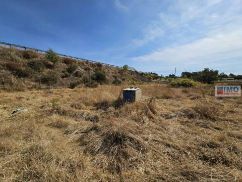 Quinta com moradia V2 legalizada