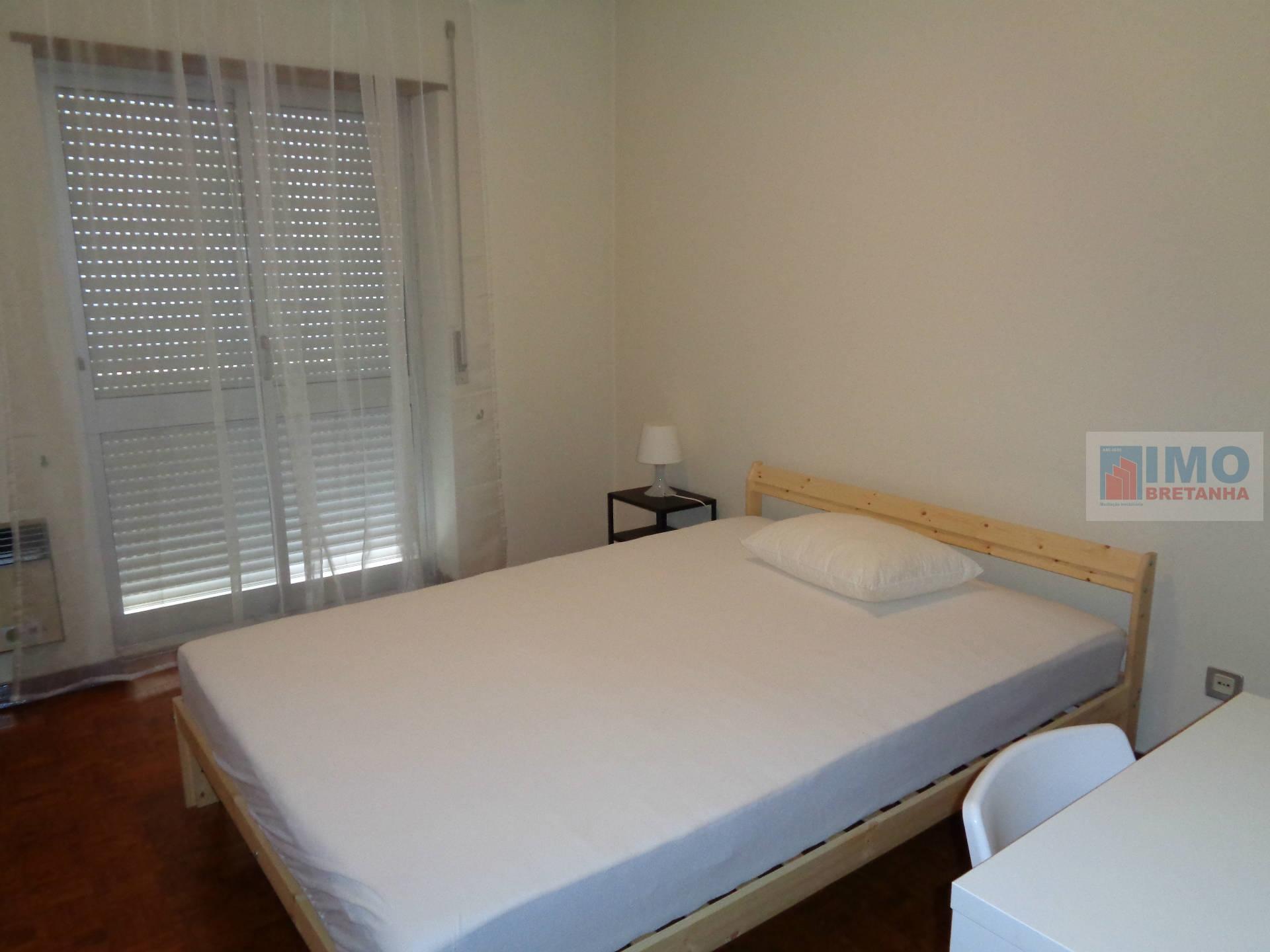 UM QUARTO DISPONÍVEL p/ Rapaz - T4 - Calçada Alta - UBI