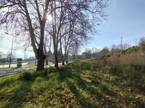 Lote de Terreno - p/ Construção de Moradias - Entrada da Covilhã