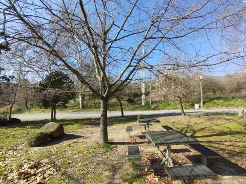 Lote de Terreno - p/ Construção de Moradias - Entrada da Covilhã