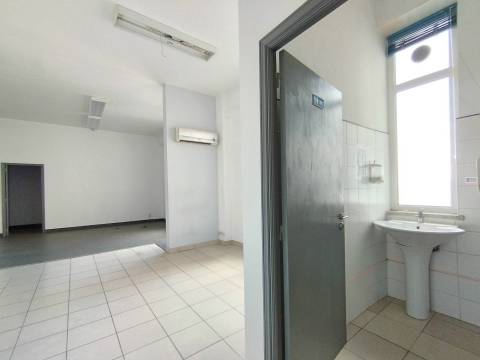 Espaço Comercial - Anil - Zona Baixa da Covilhã