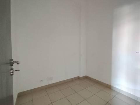 Espaço Comercial - Anil - Zona Baixa da Covilhã