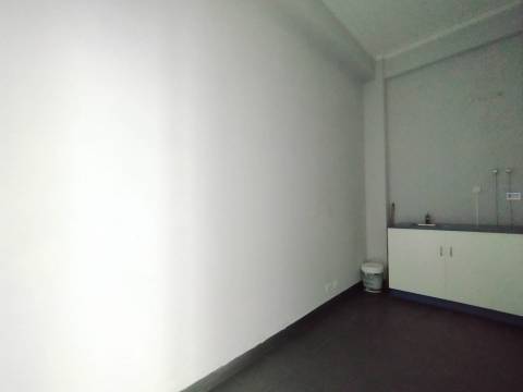 Espaço Comercial - Anil - Zona Baixa da Covilhã