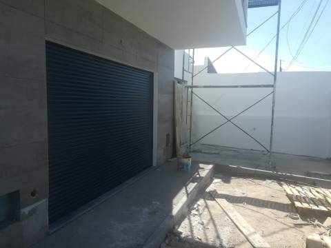 Moradia V4 c/ Piscina - NOVA - Redondos - Fernão Ferro