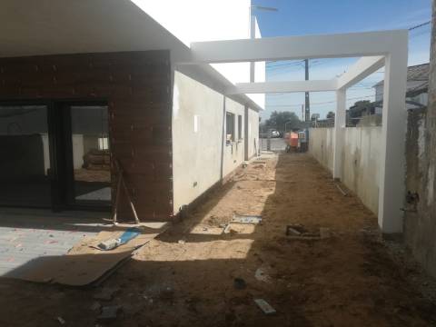 Moradia Geminada T4 DUPLEX Venda em Fernão Ferro,Seixal