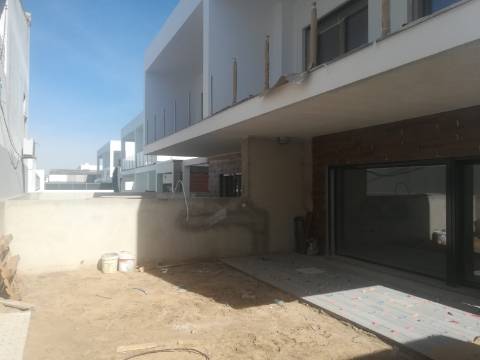 Moradia Geminada T4 DUPLEX Venda em Fernão Ferro,Seixal