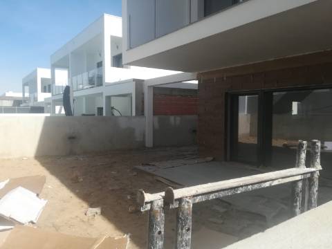 Moradia Geminada T4 DUPLEX Venda em Fernão Ferro,Seixal