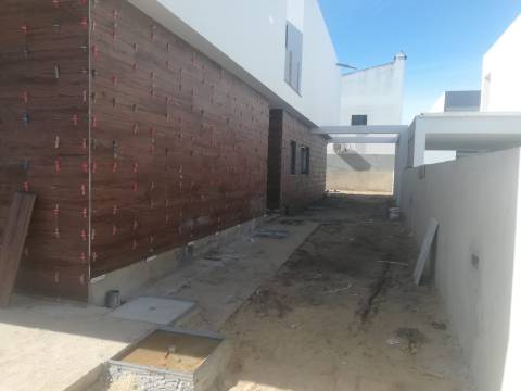 Moradia Geminada T4 DUPLEX Venda em Fernão Ferro,Seixal