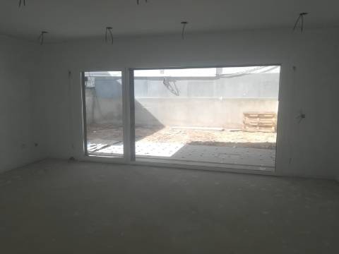 Moradia Geminada T4 DUPLEX Venda em Fernão Ferro,Seixal