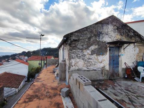 Moradia p/ Recuperar - Pousadinha - Covilhã