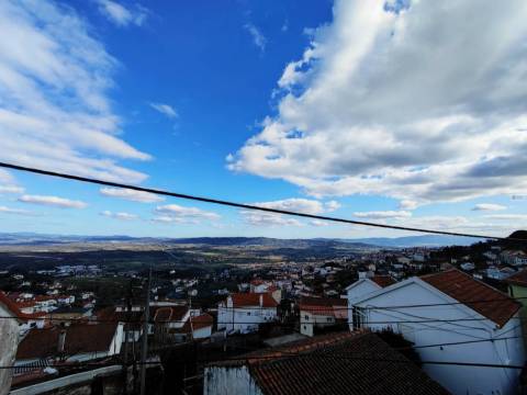 Moradia p/ Recuperar - Pousadinha - Covilhã