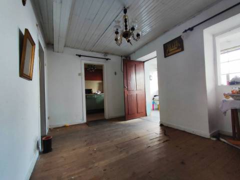 Moradia p/ Recuperar - Pousadinha - Covilhã