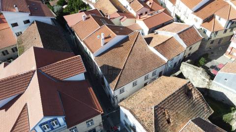 Moradia c/ Projeto Pré - Aprovado p/ 3 apartamentos - Teixoso