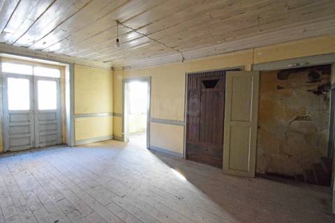 Moradia c/ Projeto Pré - Aprovado p/ 3 apartamentos - Teixoso