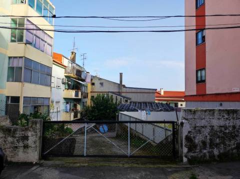 Garagem - Zona do Rodrigo