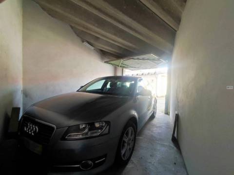 Garagem - Zona do Rodrigo