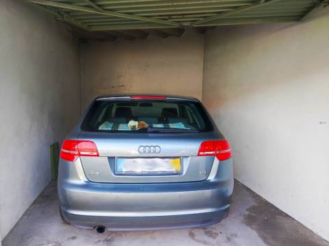 Garagem - Zona do Rodrigo