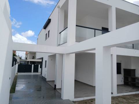 Moradia V4 - Redondos - Fernão Ferro