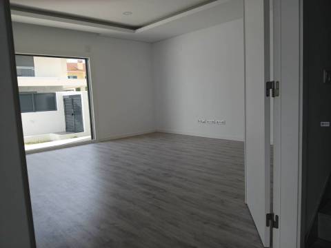 Moradia V4 - Redondos - Fernão Ferro