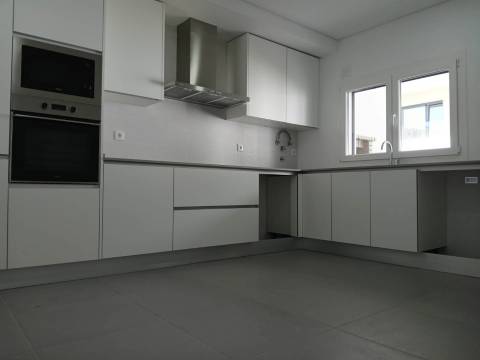 Moradia V4 - Redondos - Fernão Ferro