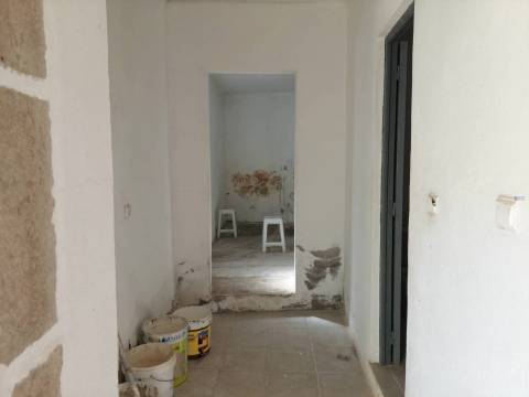 Moradia p/ Restaurar - Capinha - Fundão