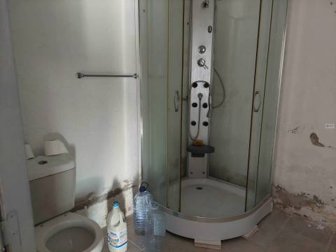 Moradia p/ Restaurar - Capinha - Fundão