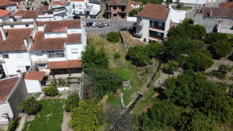 Terreno urbano 1820m - centro da Vila de Alcains
