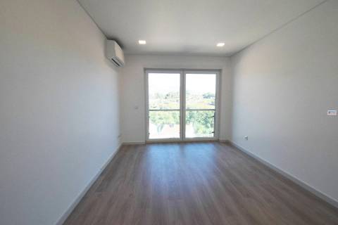 Moradia V4 - Isolada - às portas da  Covilhã