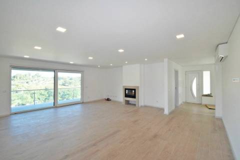 Moradia V4 - Isolada - às portas da  Covilhã