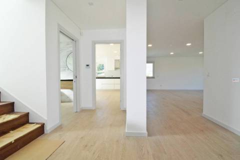 Moradia V4 - Isolada - às portas da  Covilhã