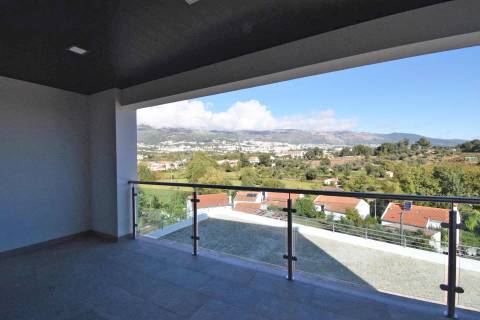 Moradia V4 - Isolada - às portas da  Covilhã