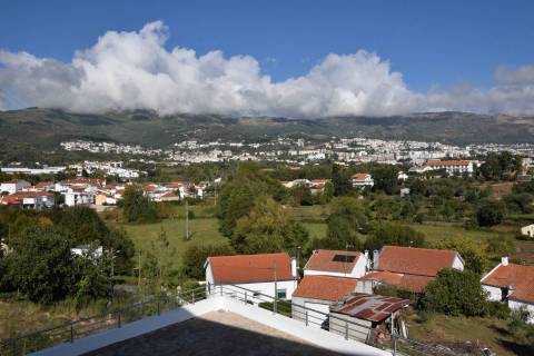 Moradia V4 - Isolada - às portas da  Covilhã