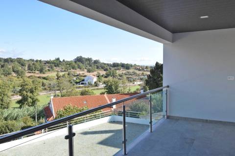 Moradia V4 - Isolada - às portas da  Covilhã