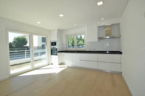 Moradia V4 - Isolada - às portas da  Covilhã