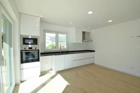 Moradia V4 - Isolada - às portas da  Covilhã