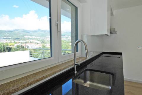 Moradia V4 - Isolada - às portas da  Covilhã