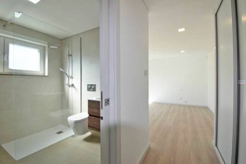 Moradia V4 - Isolada - às portas da  Covilhã