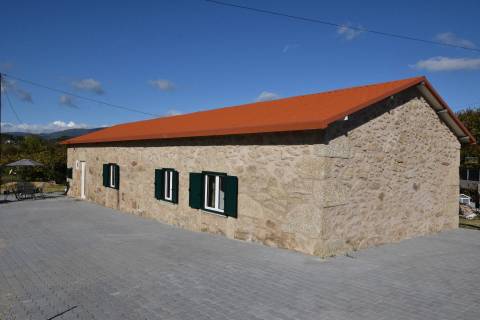 Quintinha c/ Moradia V3 - Peraboa - Covilhã