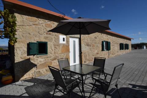 Quintinha c/ Moradia V3 - Peraboa - Covilhã