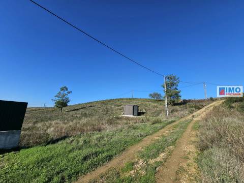 Terreno Urbano com 2882 m2 no Bairro do Valongo